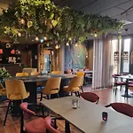 Treetop Spa Hangout & Hotel